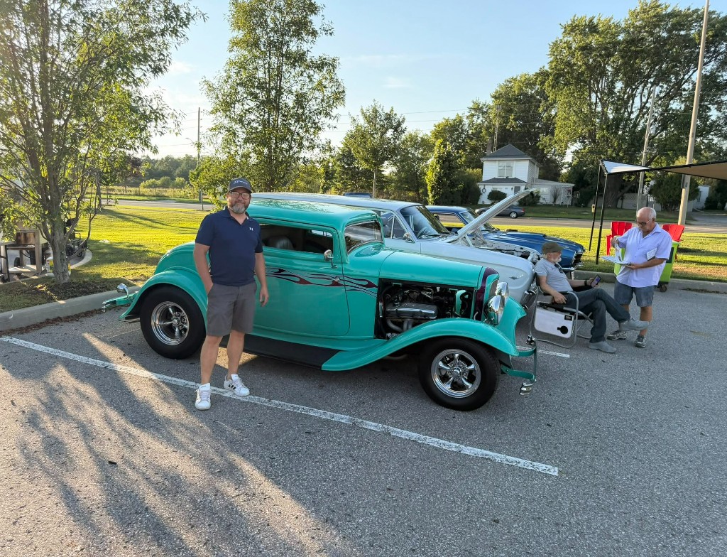 Classic Cars parking sign at the antique car show